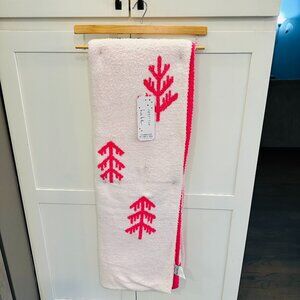 Nicole Miller Reversible Fuzzy Pink Blanket Throw Trees Oversized 50" x 70" NWT!
